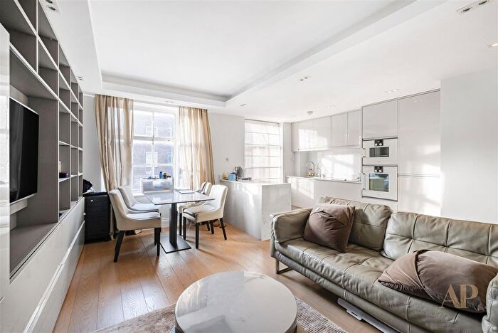 2 Bedroom Flat To Rent In Hertford Street, London, W1J