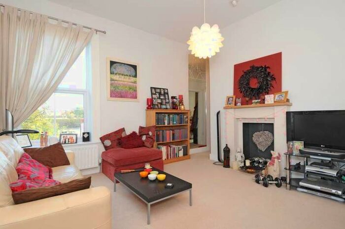2 Bedroom Apartment To Rent In Newbury, Berkshire, RG14