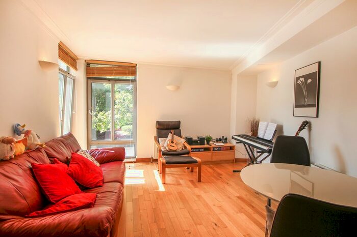 2 Bedroom Flat To Rent In Cubitt Street, London, WC1X