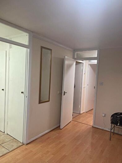 1 Bedroom Flat To Rent In Gurney Close, Barking, London, IG11