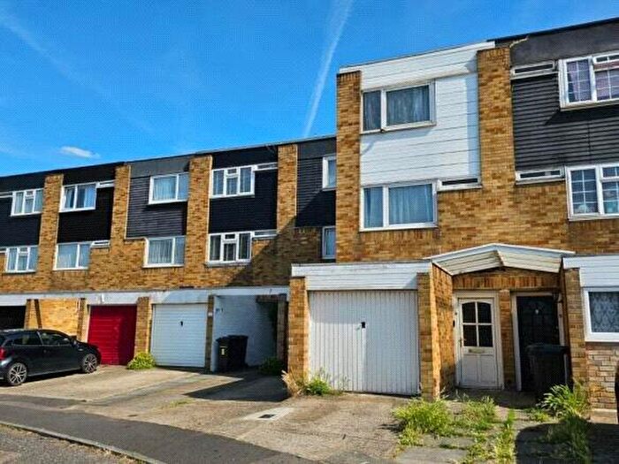 1 Bedroom House To Rent In Glendale Road, Northfleet, Gravesend, Kent, DA11
