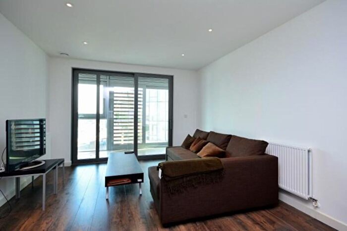 1 Bedroom Flat To Rent In Great West Quarter, Brentford, TW8