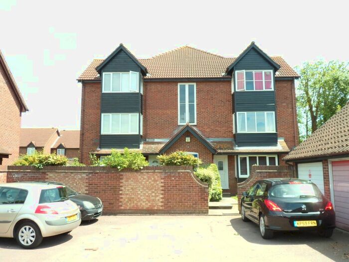 Studio To Rent In Knights Manor Way, Dartford, DA1