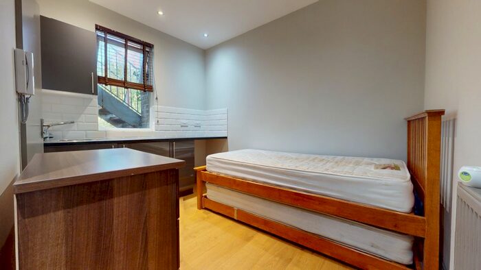 Studio To Rent In Lyncroft Gardens, London, NW6