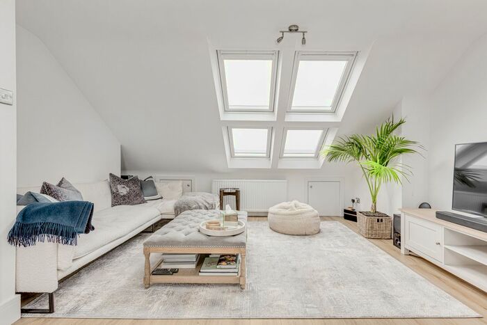 2 Bedroom Terraced House To Rent In Rostrevor Road, Fulham, SW6