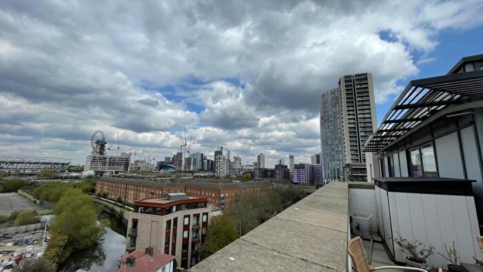 2 Bedroom Flat To Rent In The Lock Building, Stratford, E15