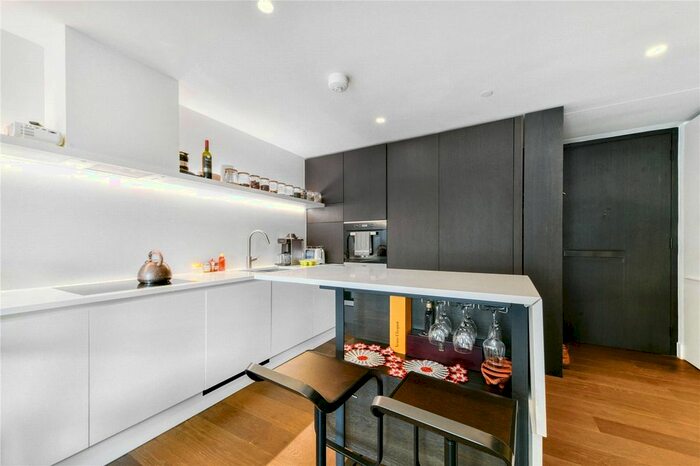 1 Bedroom Flat To Rent In Rathbone Place, London, W1T