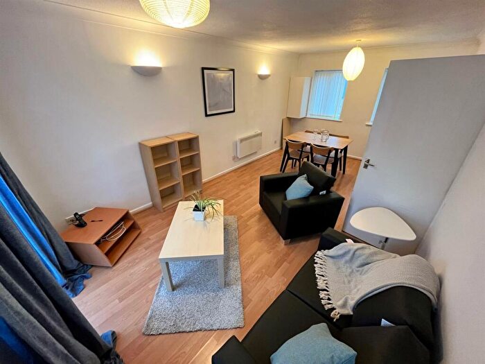 2 Bedroom Flat To Rent In Chorlton Road, Manchester, M15