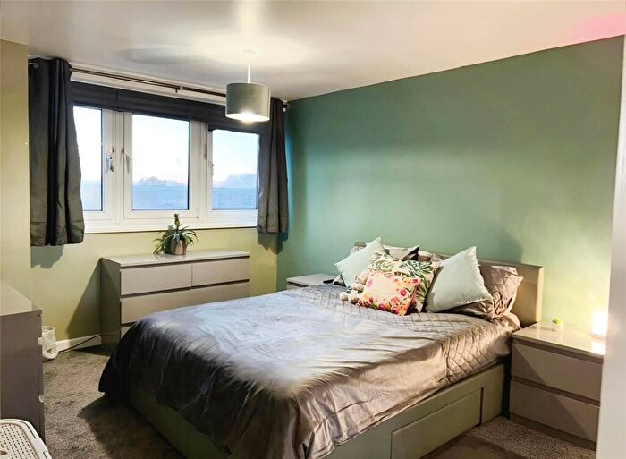 4 Bedroom Flat To Rent In Warburton Road, Southampton, Hampshire, SO19