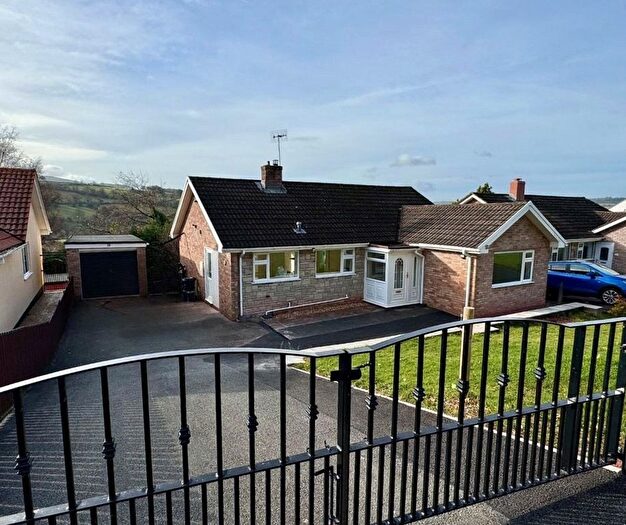 3 Bedroom Bungalow For Sale In Brynglas, Brecon, Powys, LD3