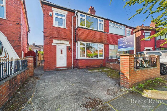 3 Bedroom Semi Detached House For Sale In Ilkley Crescent, Stockport, Greater Manchester, SK5