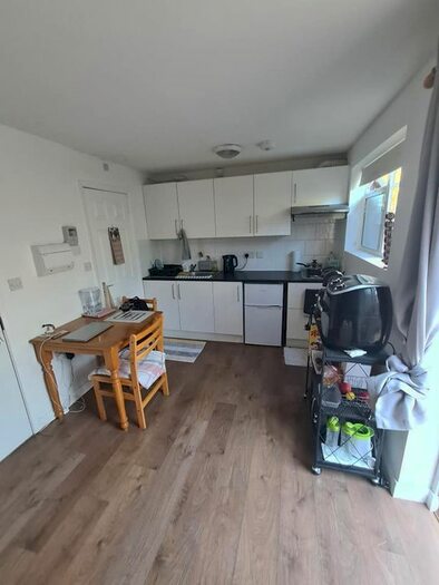 Studio To Rent In Swanspool, Peterborough PE3