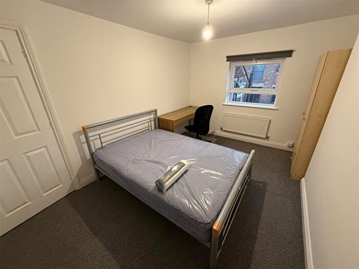 2 Bedroom Flat To Rent In Alfreton Road, Nottingham, NG7