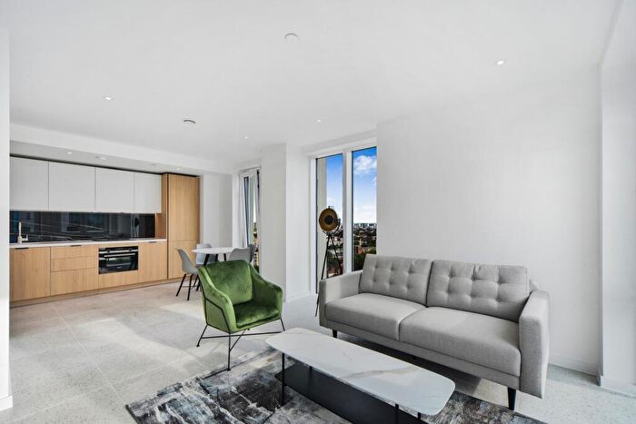 1 Bedroom Apartment To Rent In Bouchon Point, Cendal Crescent, E1