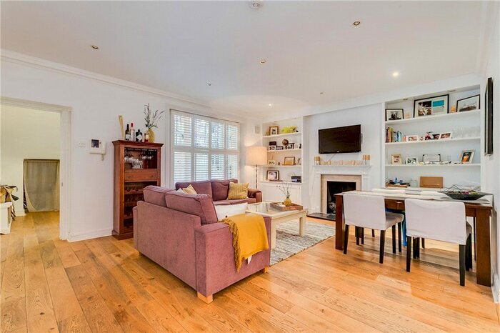 2 Bedroom Flat To Rent In Eardley Crescent, Earls Court, London, SW5