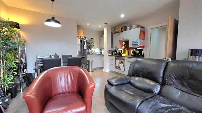 2 Bedroom Apartment For Sale In Park Road, Peterborough, PE1