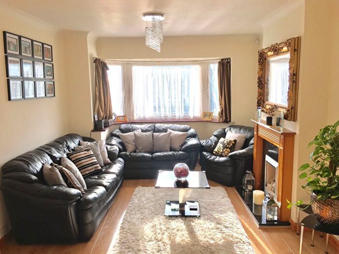 4 Bedroom Terraced House To Rent In Bramdean Crescent, Lee, SE12