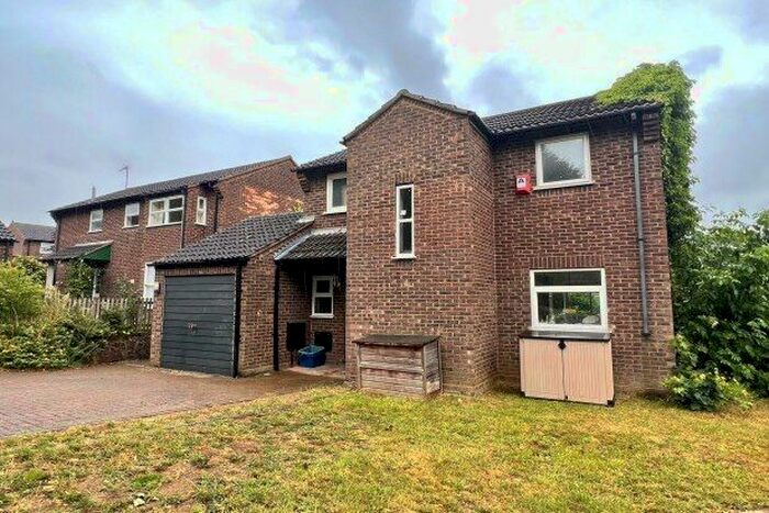 3 Bedroom Detached House To Rent In Heelands, Milton Keynes, MK13