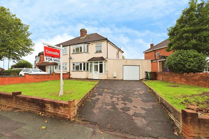 3 Bedroom Semi Detached House For Sale In Cannock Road, Fallings Park, Wolverhampton, WV10