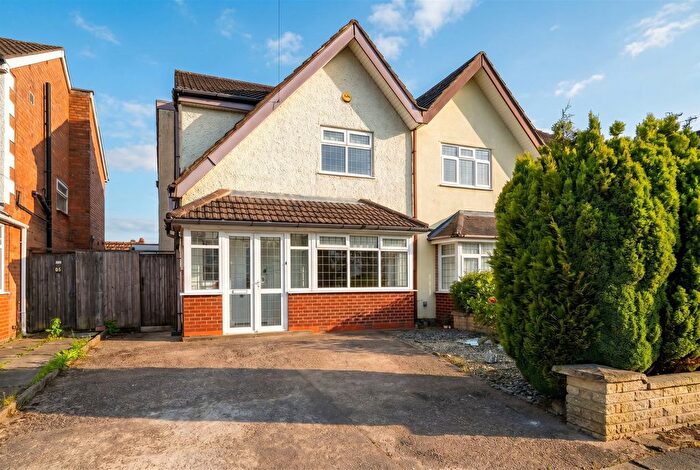 3 Bedroom Semi-Detached House For Sale In Primrose Lane, Hall Green, B28
