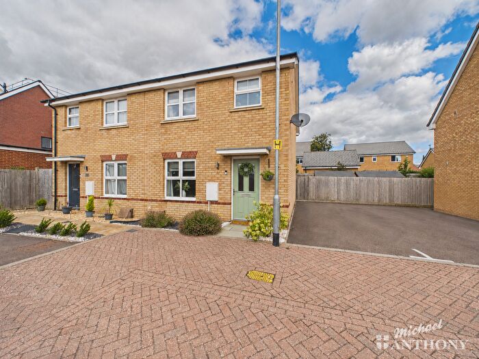 3 Bedroom Semi-Detached House For Sale In Lister Corner, Leighton Buzzard, Bedfordshire, LU7