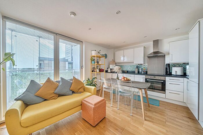 1 Bedroom Flat For Sale In Ealing Road, Brentford, TW8