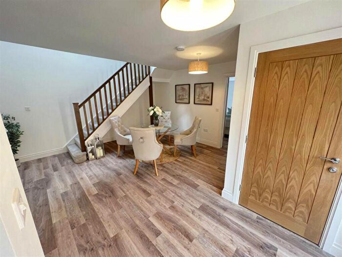 3 Bedroom End Of Terrace House For Sale In Barnston, Wirral, CH61