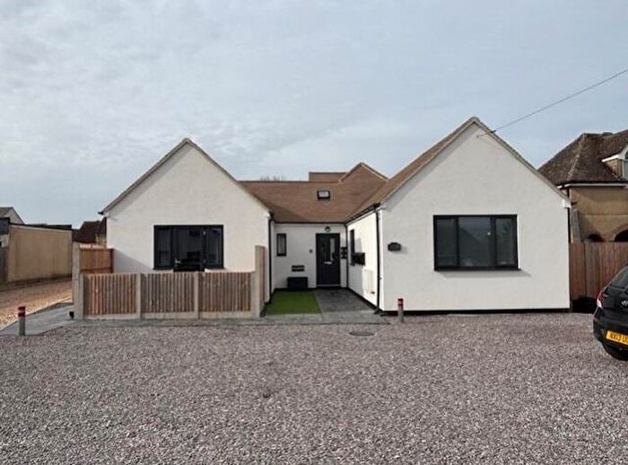 1 Bedroom Flat To Rent In Milestone Road, Carterton, Oxfordshire, OX18