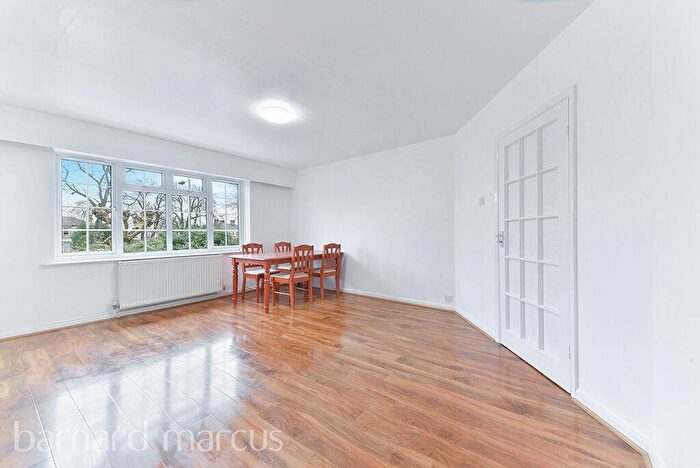 2 Bedroom Apartment To Rent In Christchurch Avenue, N12