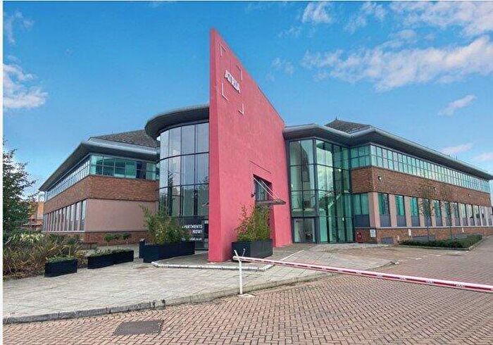 2 Bedroom Apartment For Sale In Bath Road, Slough, SL1