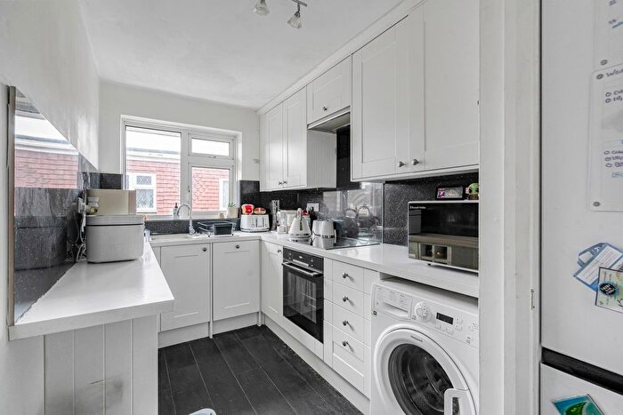 2 Bedroom Maisonette For Sale In Pear Tree Road, Ashford, Surrey, TW15