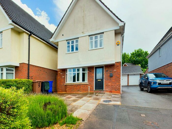 4 Bedroom Detached House To Rent In Ernest Egerton Close, Tunstall, Stoke-on-Trent, ST6