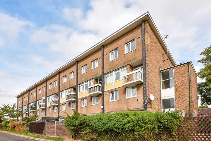 3 Bedroom Flat To Rent In Green Road, Headington, Hmo Ready Sharers, OX3