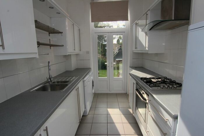 2 Bedroom Flat To Rent In Park Valley, The Park, Nottingham, NG7
