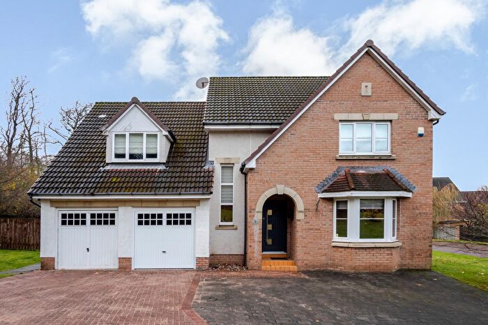 4 Bedroom Detached House For Sale In Deaconsgrange Road, Thornliebank, G46