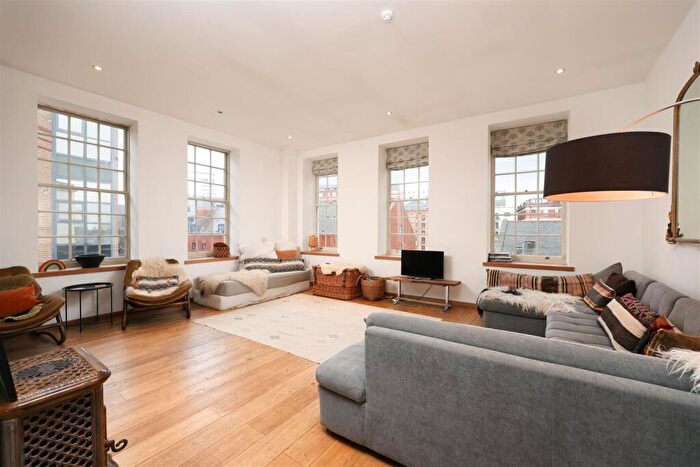 3 Bedroom Penthouse For Sale In Mill Avenue, Queens Square, Bristol, BS1