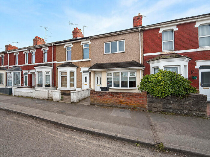 2 Bedroom Terraced House For Sale In Ferndale Road, Swindon, SN2