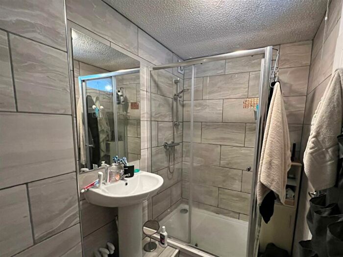 2 Bedroom Apartment To Rent In Ashtree House, Spital Tongues, NE2