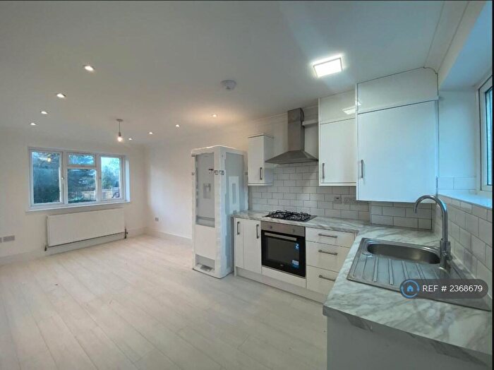 2 Bedroom Flat To Rent In Farm Avenue, Wembley, HA0