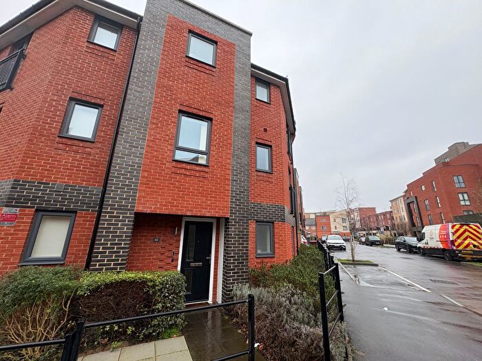 4 Bedroom Detached House To Rent In Nightingale Way, Reading, RG30