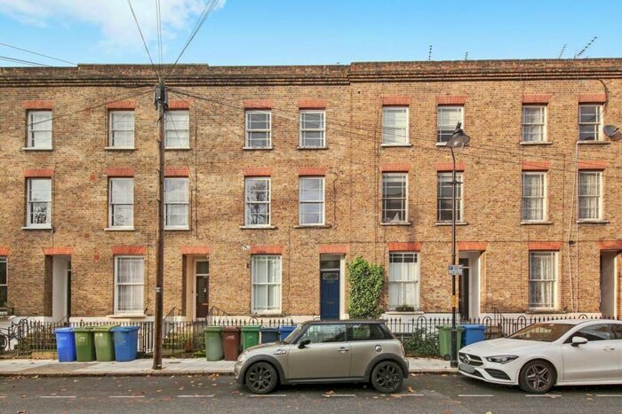 2 Bedroom Flat To Rent In Grosvenor Terrace, Camberwell, London, SE5