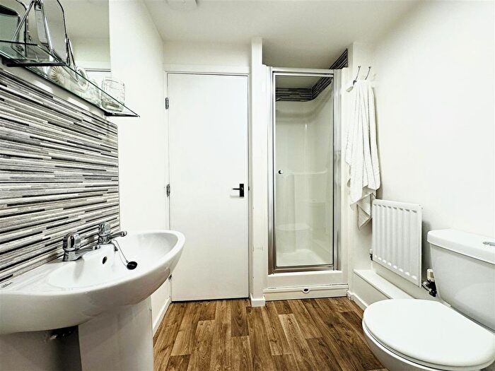 1 Bedroom Flat For Sale In Clog Mill Gardens, Selby, YO8