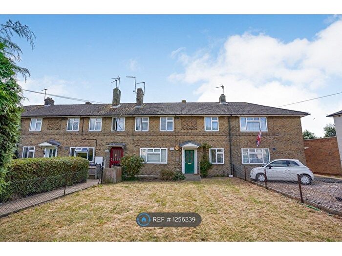 2 Bedroom Maisonette To Rent In Whitethorn Avenue, West Drayton, UB7