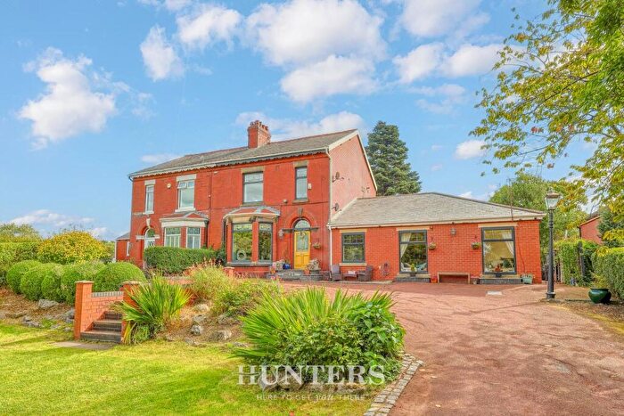 5 Bedroom Semi-Detached House For Sale In Clifton Road, Middleton, Manchester, M24