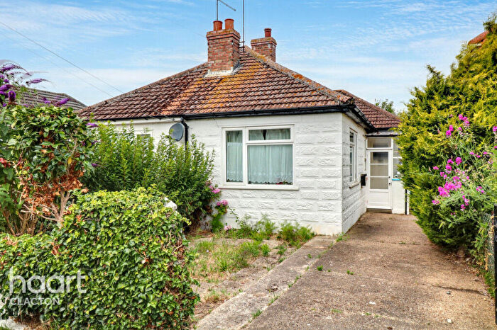 2 Bedroom Semi-Detached Bungalow For Sale In Inglenook, Clacton-On-Sea, CO15