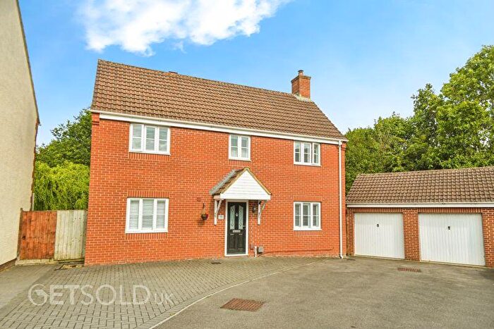 4 Bedroom Detached House For Sale In Callington Road, Oakhurst Swindon, SN25