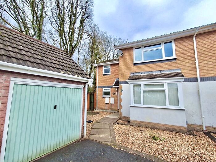 3 Bedroom Semi-Detached House For Sale In Waun Gron, Rhydyfro, Pontardawe, Swansea., SA8