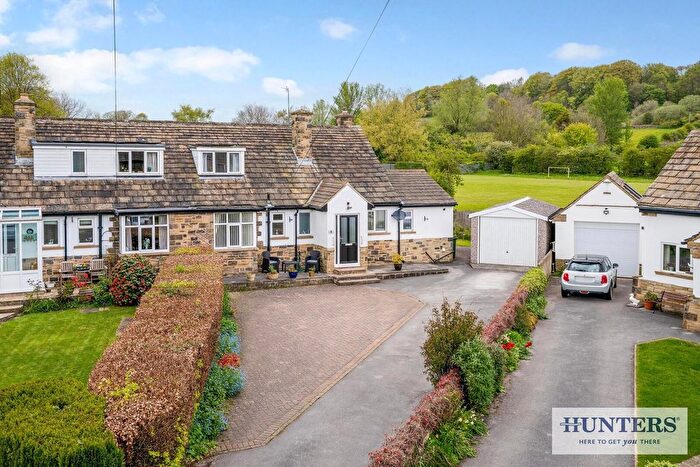 4 Bedroom Semi-Detached Bungalow For Sale In Layton Crescent, Rawdon, Leeds, LS19