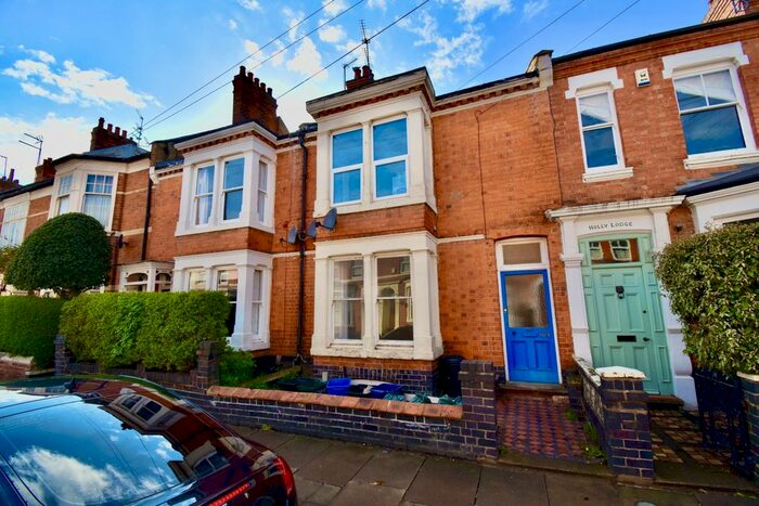 2 Bedroom Flat To Rent In Holly Road, Abington, Northampton, NN1