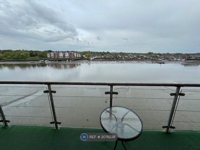 2 Bedroom Flat To Rent In Emperor House, Southampton, SO18